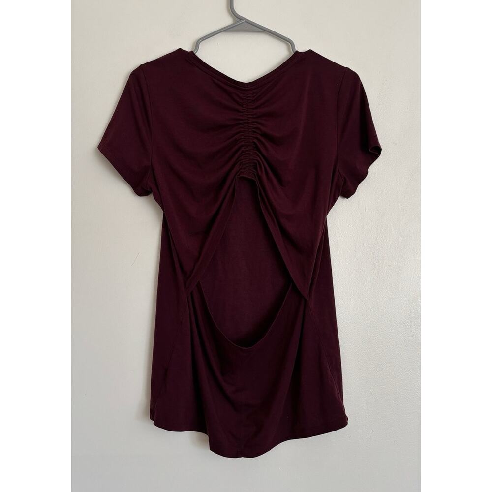 Marron Wine Athleta Open Back Ruched Encore Tee M - Picture 3 of 5
